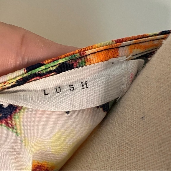 Lush 3/4‎ Sleeve Floral Crossback Top Size Small - Picture 6 of 6